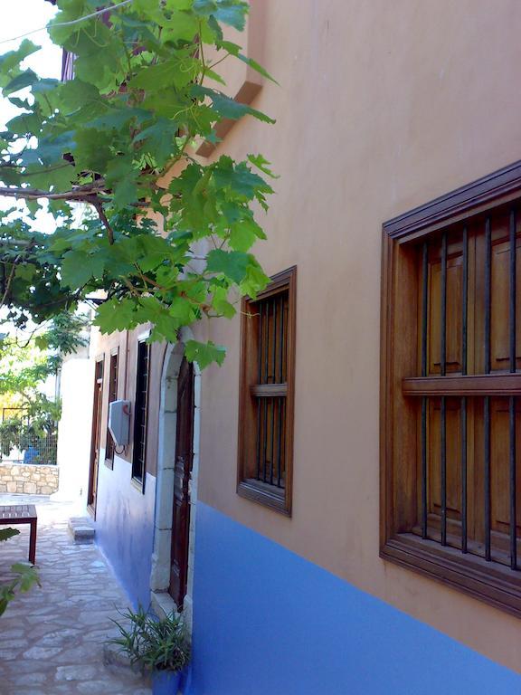 Hotel Karnayo Meyísti Exterior foto